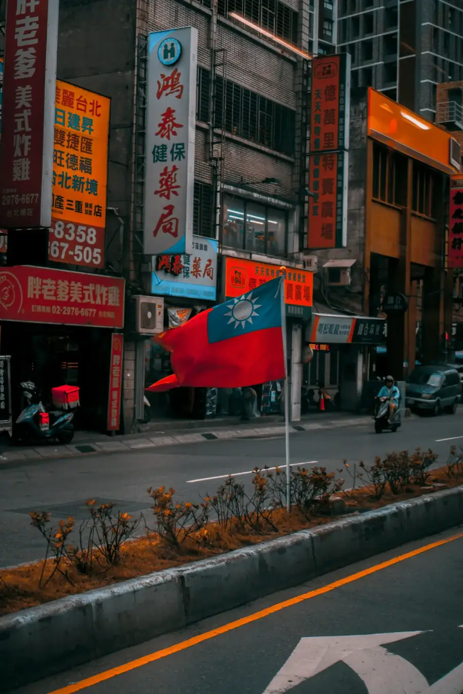 市政服務櫃檯示意，象徵各縣市便民措施