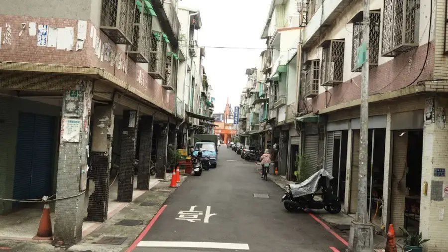 台灣老舊社區街道的住宅與巷弄