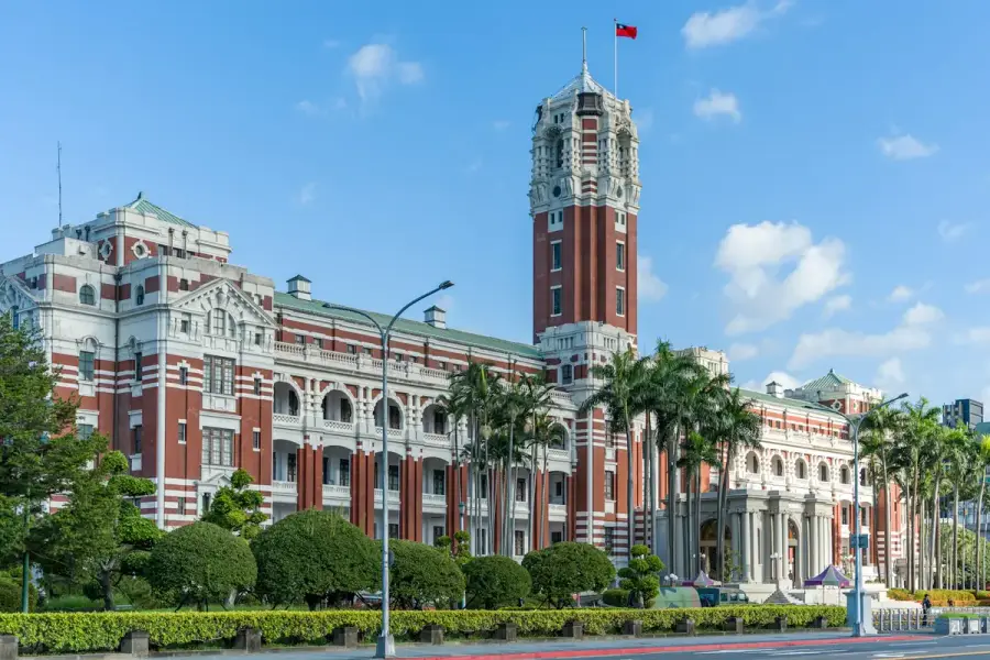 台灣公共服務窗口示意圖，呈現市政便民服務情境