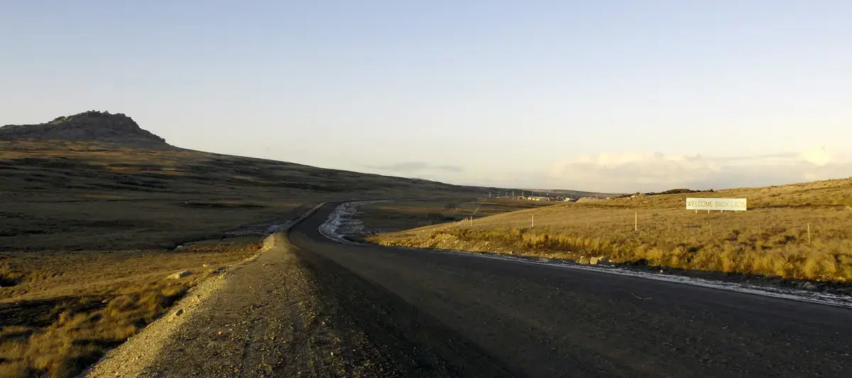 福克蘭群島通往史坦利的道路與荒原地景