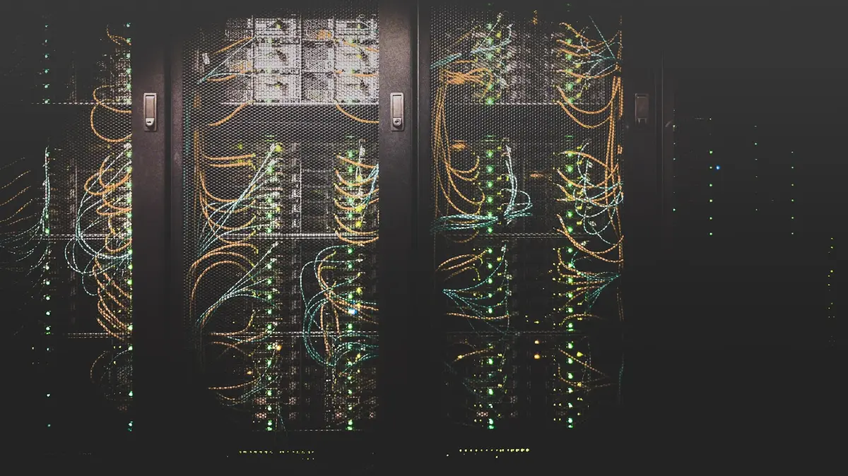 資料中心伺服器機房示意畫面