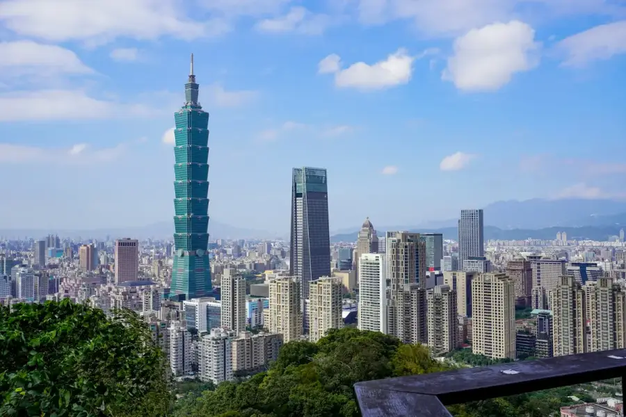 台北城市中的台灣住宅大樓與街區景觀
