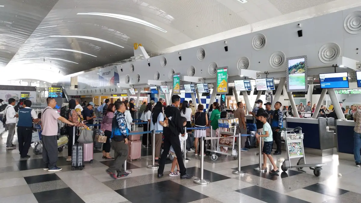 小型客機停在離島機場停機坪準備登機（示意圖）