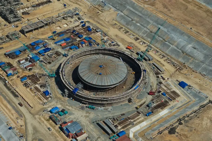 大型廠房建設工地的空中俯瞰