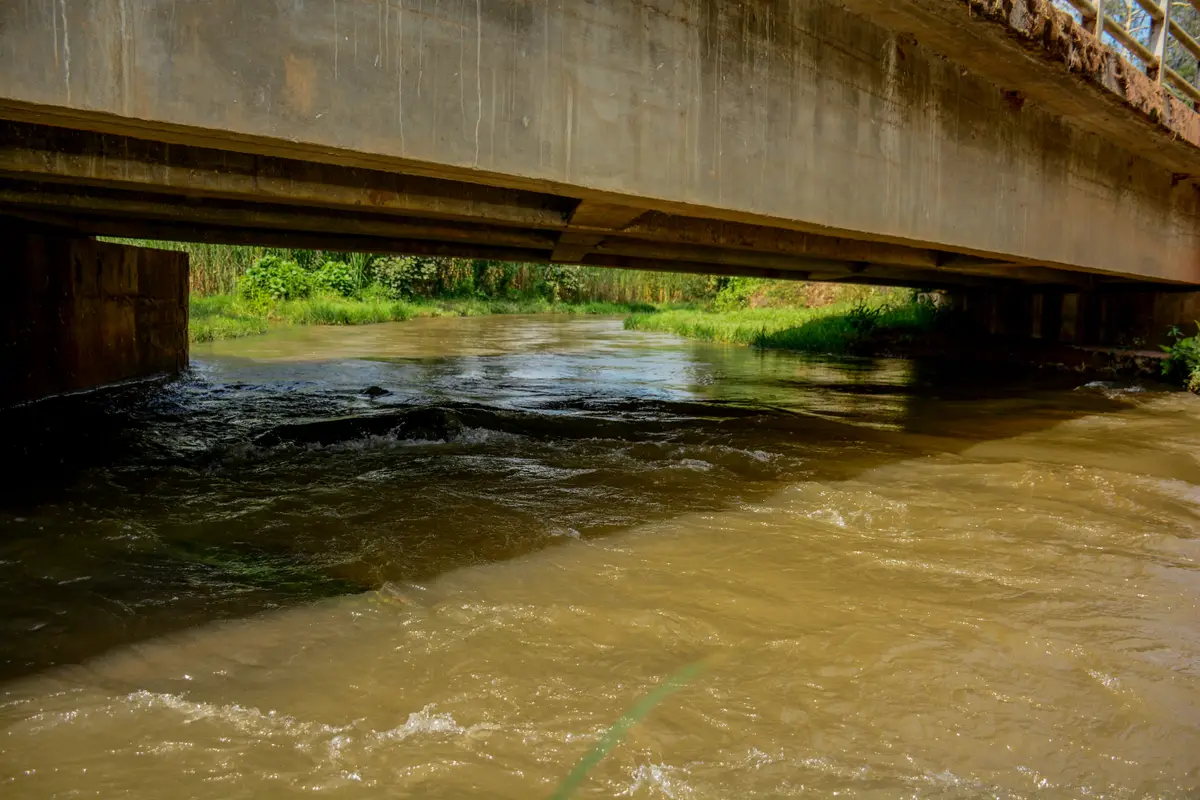 A bridge crosses the Mukungwa River in Rwanda (illustrative image)