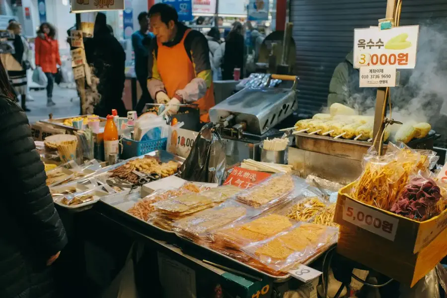 南韓傳統市場路邊攤販示意圖