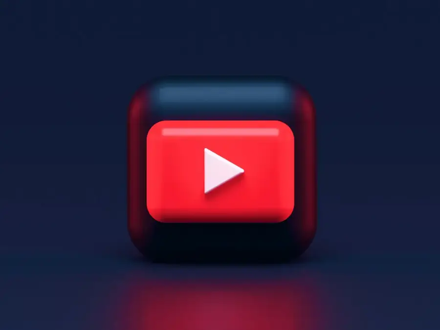 手機螢幕上YouTube應用程式圖示特寫