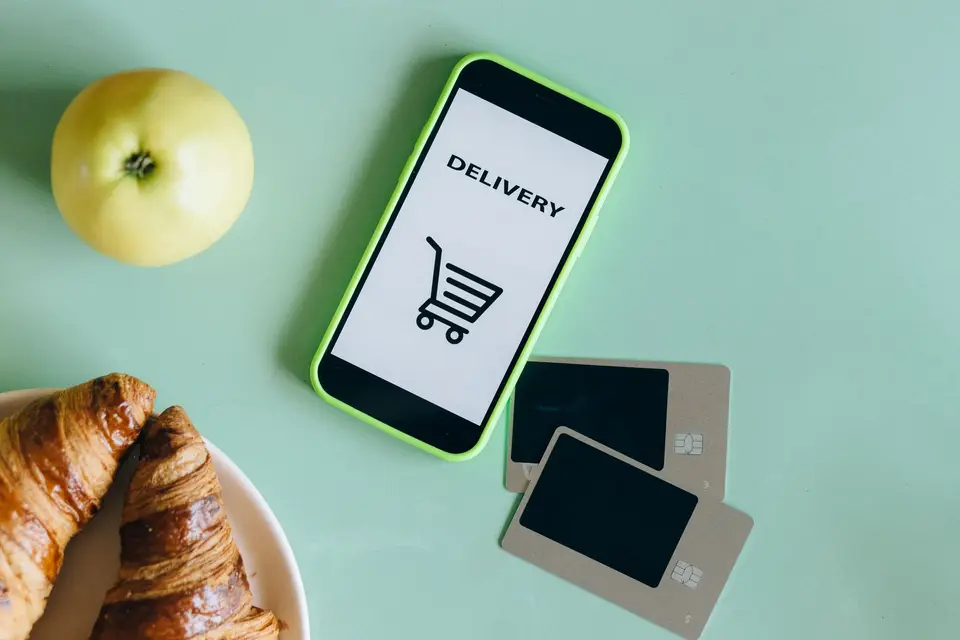台灣使用者比較 Apple 帳號可用付款方式，包括信用卡、Apple Pay 與電信代付