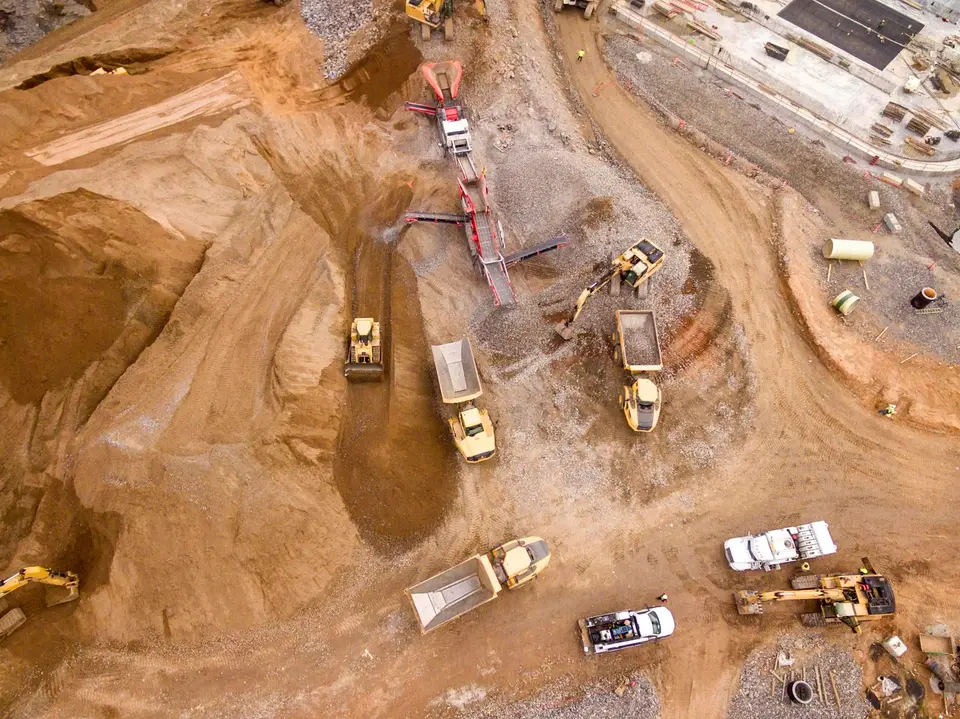 大型工業廠房建設工地空拍景象（示意圖）