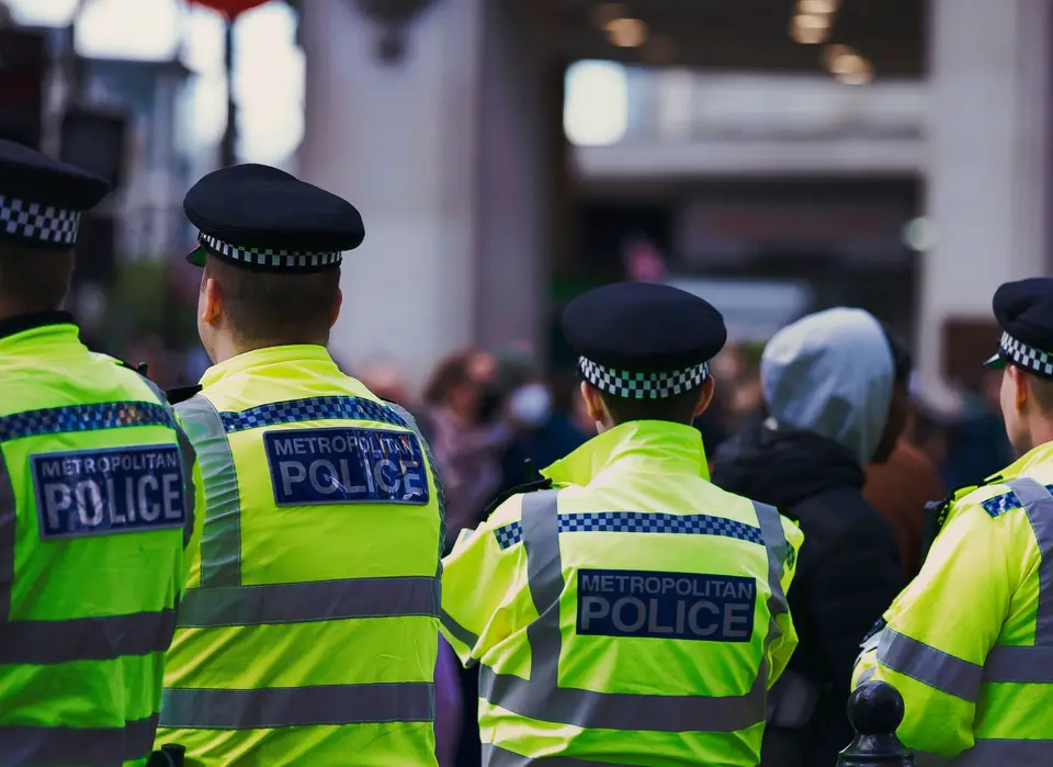 英國警察在街頭執勤維持秩序（示意圖）
