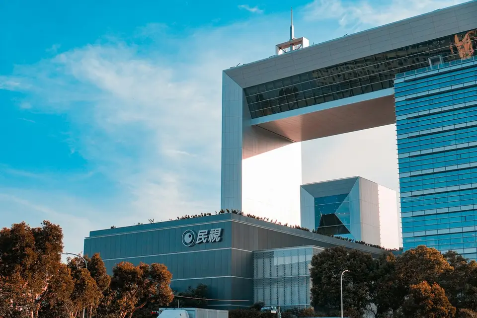 台灣醫院與衛福部生成式 AI 指引示意，對應健保給付評估的政策脈絡