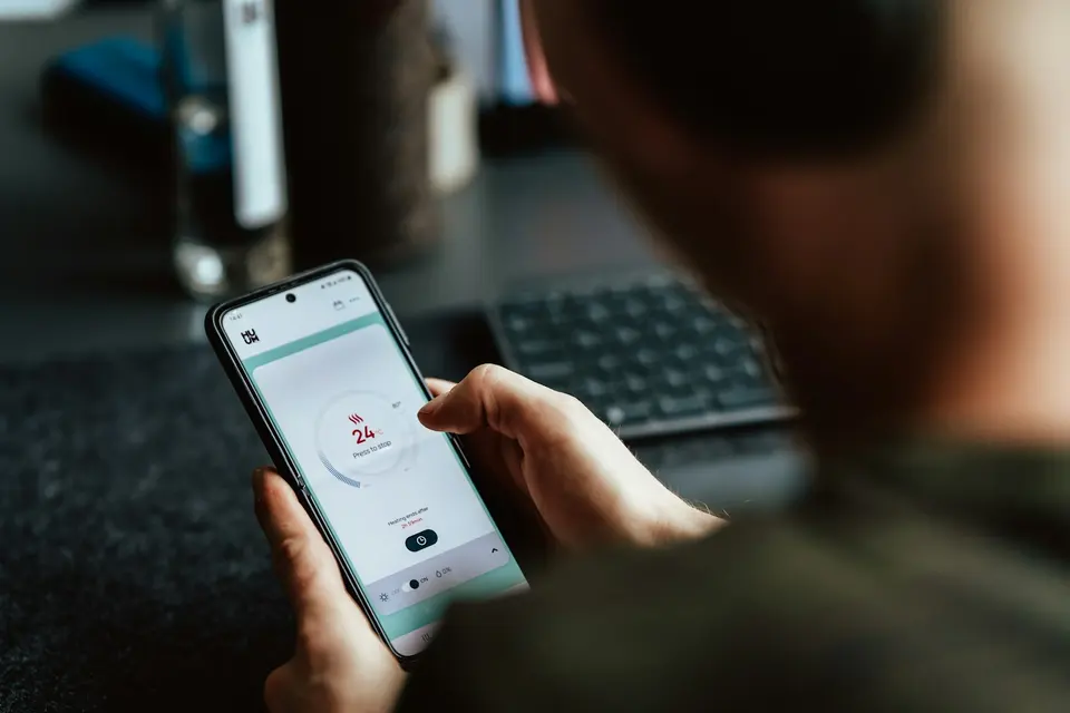 使用手機戒煙 App 追蹤進度的畫面